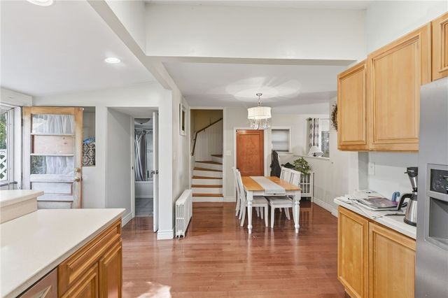 39 Hilton Street, Tiverton, RI 02878