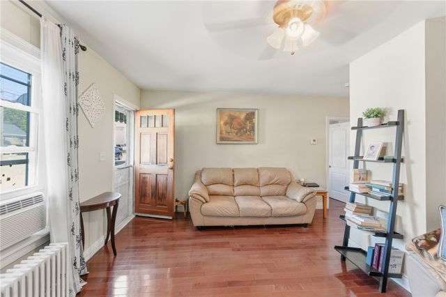 39 Hilton Street, Tiverton, RI 02878