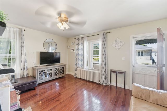 39 Hilton Street, Tiverton, RI 02878