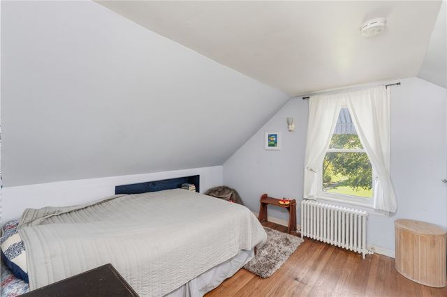 39 Hilton Street, Tiverton, RI 02878