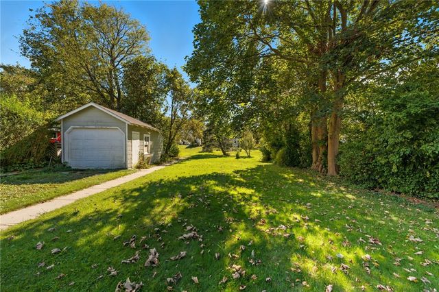 39 Hilton Street, Tiverton, RI 02878