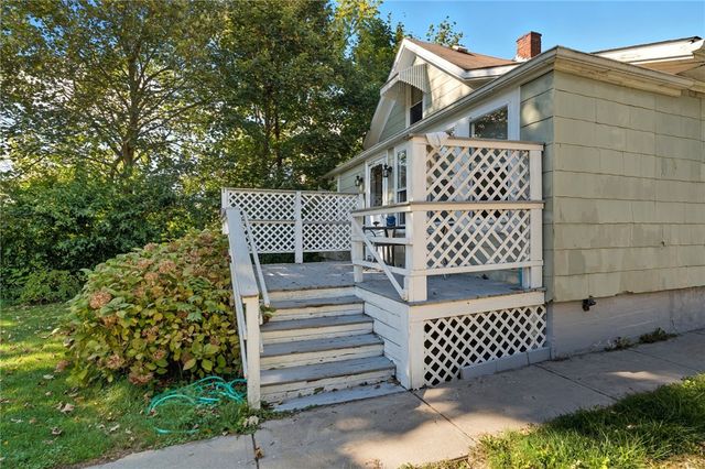 39 Hilton Street, Tiverton, RI 02878