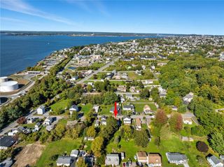 39 Hilton Street, Tiverton, RI 02878