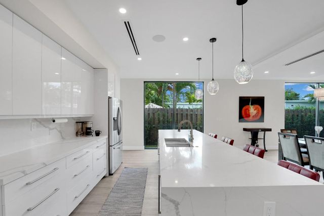 1238 NE 17th Avenue 2, Fort Lauderdale, FL 33304