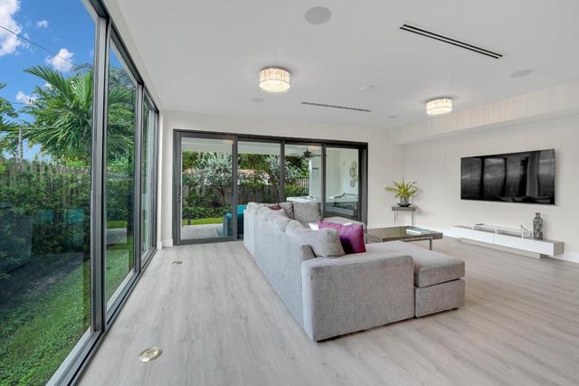 1238 NE 17th Avenue 2, Fort Lauderdale, FL 33304