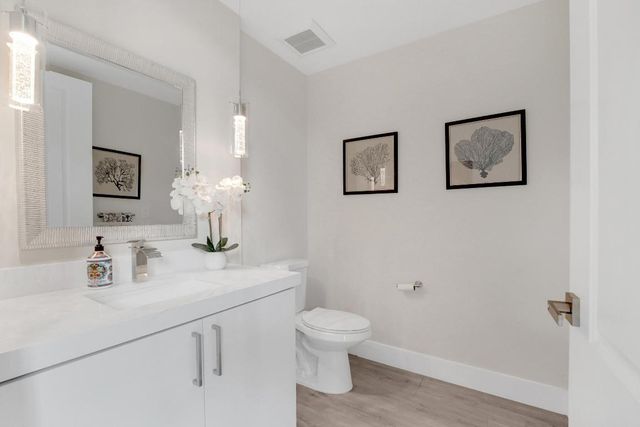 1238 NE 17th Avenue 2, Fort Lauderdale, FL 33304