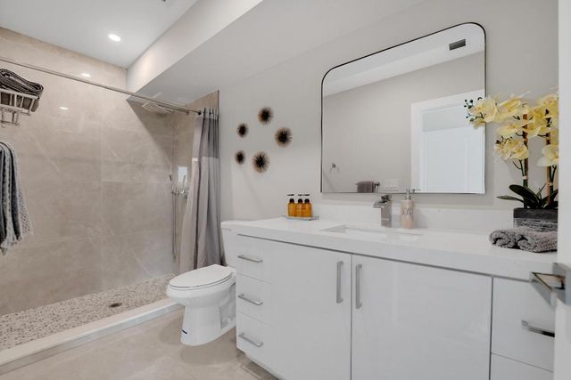 1238 NE 17th Avenue 2, Fort Lauderdale, FL 33304