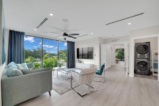 1238 NE 17th Avenue 2, Fort Lauderdale, FL 33304