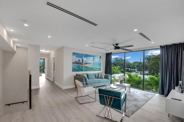 1238 NE 17th Avenue 2, Fort Lauderdale, FL 33304