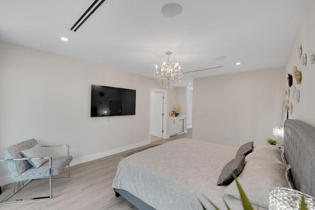 1238 NE 17th Avenue 2, Fort Lauderdale, FL 33304