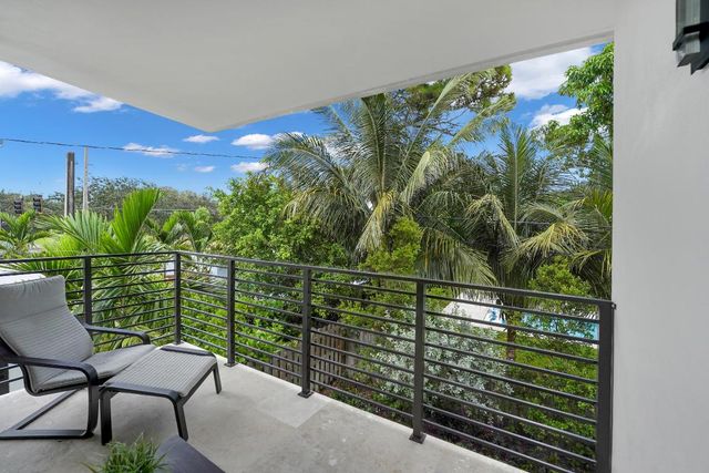 1238 NE 17th Avenue 2, Fort Lauderdale, FL 33304