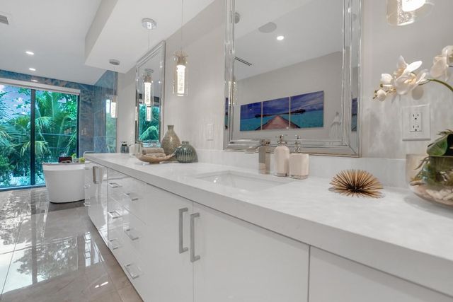 1238 NE 17th Avenue 2, Fort Lauderdale, FL 33304