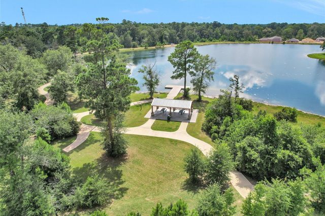 223 Shoreview Drive, Conroe, TX 77303