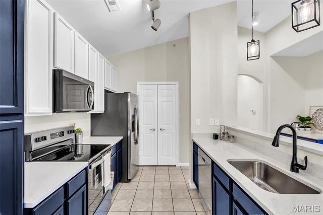33 Kassebaum Lane 300, St Louis, MO 63129