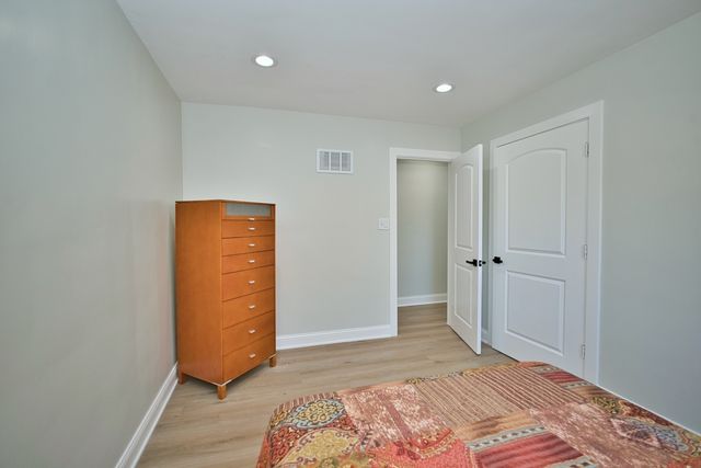 2830 W Summerdale Avenue 2, Chicago, IL 60625