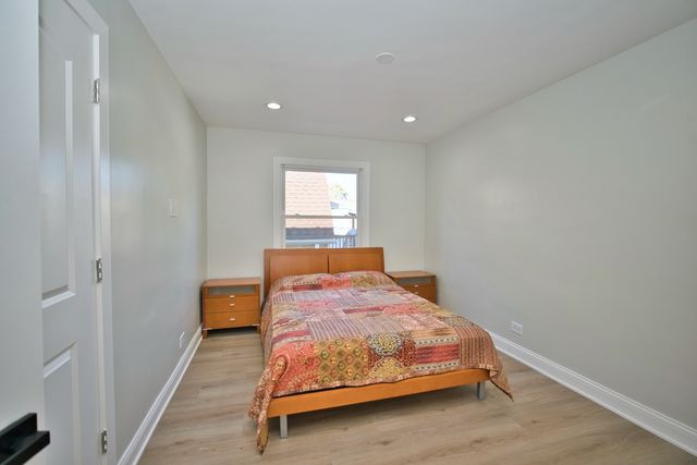 2830 W Summerdale Avenue 2, Chicago, IL 60625