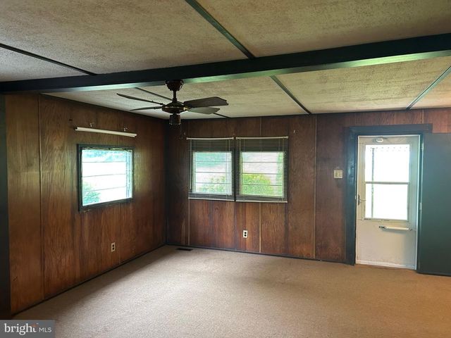 4691 BENTZ RD, Spring Grove, PA 17362