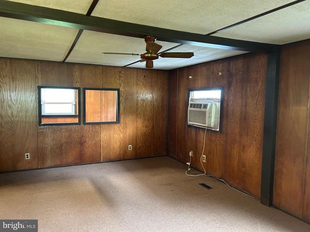 4691 BENTZ RD, Spring Grove, PA 17362