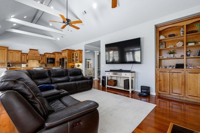7 Aventura Trace, Hot Springs Village, AR 71909