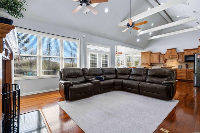7 Aventura Trace, Hot Springs Village, AR 71909