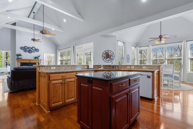 7 Aventura Trace, Hot Springs Village, AR 71909