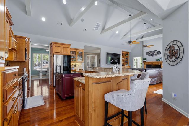 7 Aventura Trace, Hot Springs Village, AR 71909