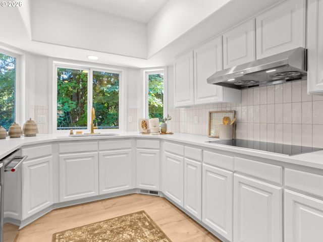 8226 Sw LIZ Pl, Beaverton, OR 97007