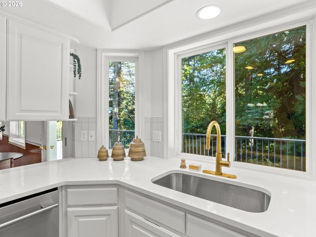 8226 Sw LIZ Pl, Beaverton, OR 97007
