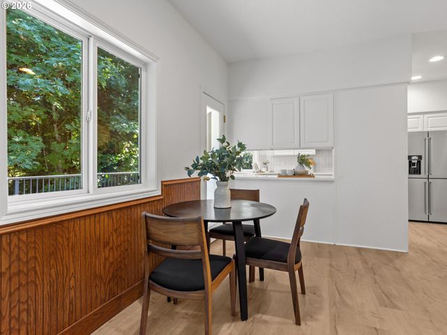 8226 Sw LIZ Pl, Beaverton, OR 97007