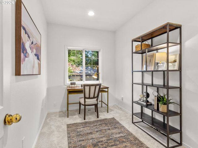 8226 Sw LIZ Pl, Beaverton, OR 97007