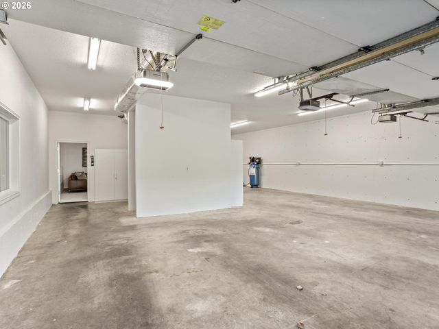 8226 Sw LIZ Pl, Beaverton, OR 97007