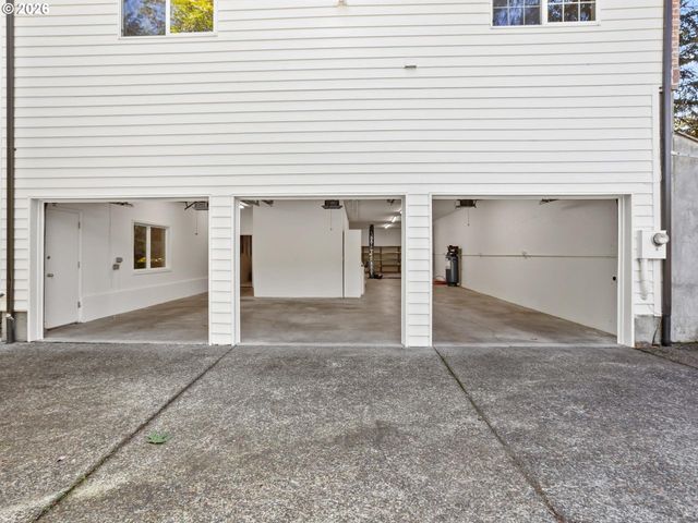 8226 Sw LIZ Pl, Beaverton, OR 97007