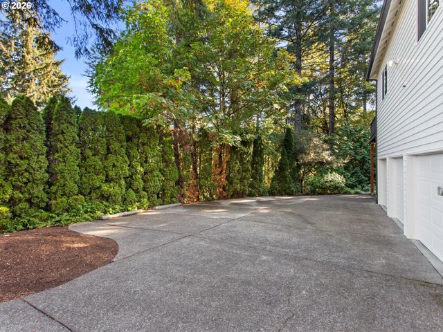 8226 Sw LIZ Pl, Beaverton, OR 97007