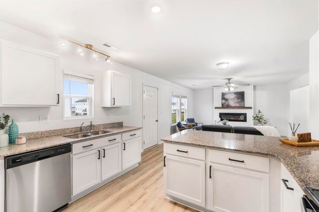 324 Post Oak Drive, Cedar Falls, IA 50613