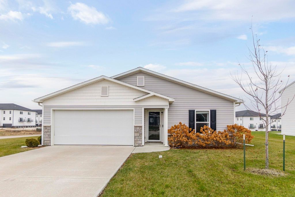 324 Post Oak Drive, Cedar Falls, IA 50613