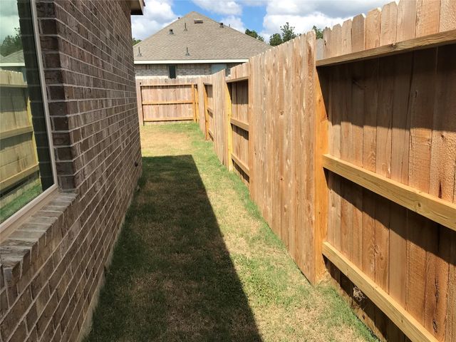28813 Bobcat Run Drive, New Caney, TX 77357