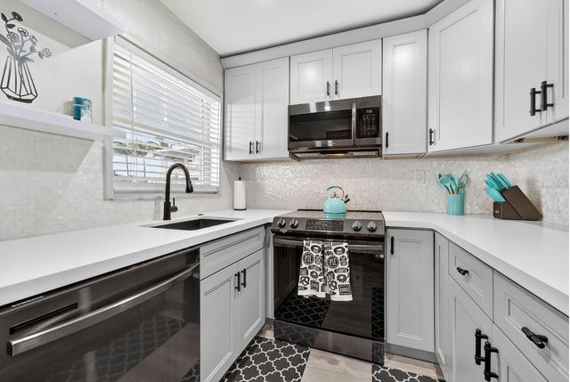 535 Hendricks Isle 208, Fort Lauderdale, FL 33301