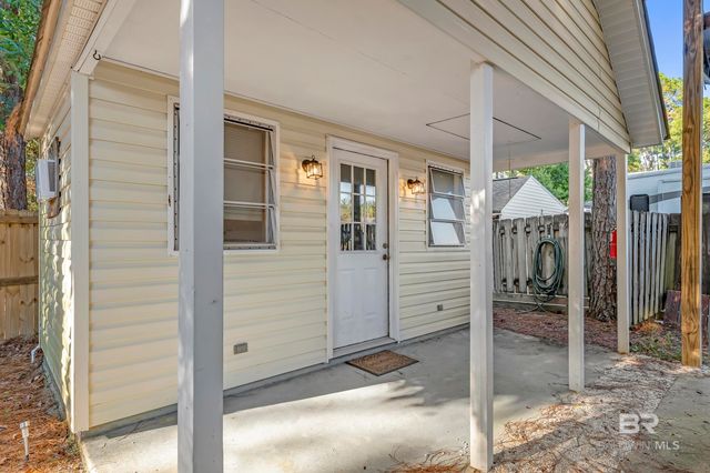 182 Defuniak Loop, Lillian, AL 36549