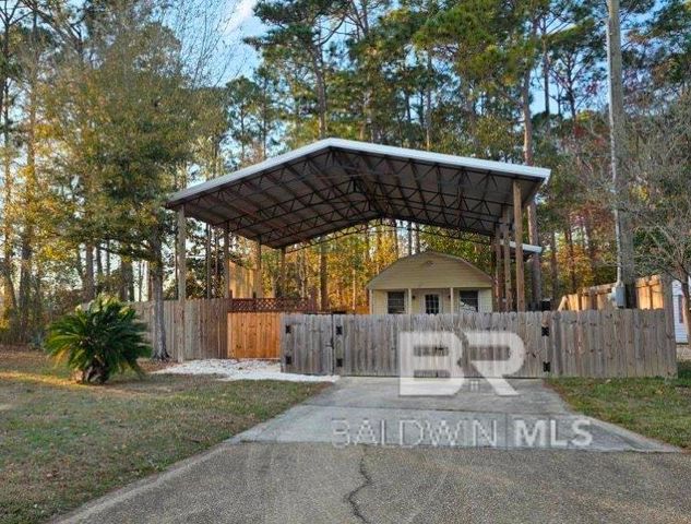 182 Defuniak Loop, Lillian, AL 36549