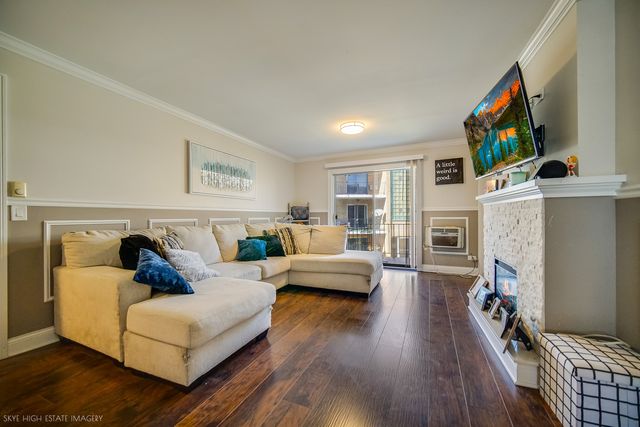 10320 S Pulaski Road 205A, Oak Lawn, IL 60453