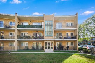 10320 S Pulaski Road 205A, Oak Lawn, IL 60453