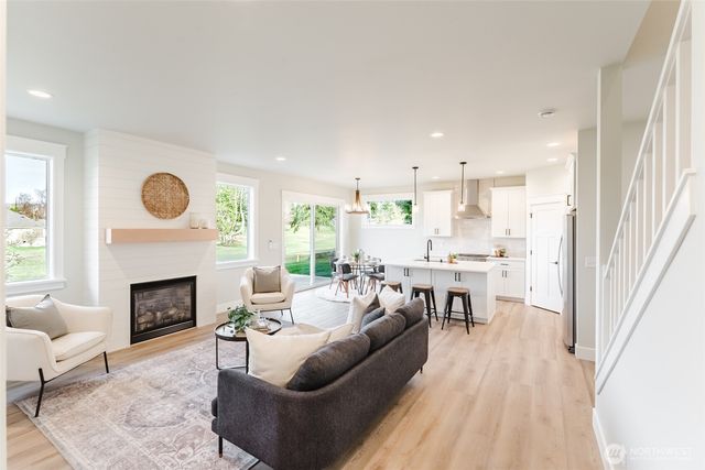 4760 S Golf Course Drive, Blaine, WA 98230