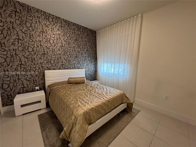 8001 NW 41st St 406, Doral, FL 33168