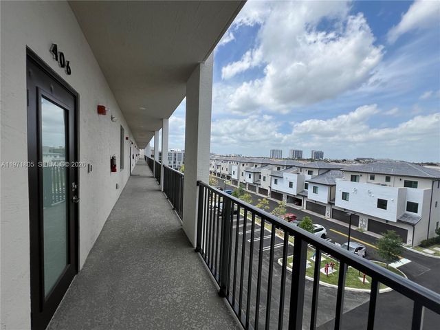 8001 NW 41st St 406, Doral, FL 33168