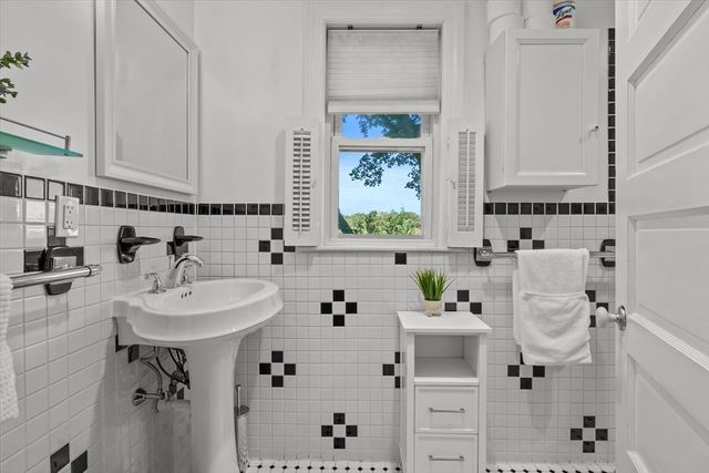 9 Boylston Street, Methuen, MA 01844