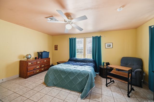 1027 Bluebonnet, Adkins, TX 78101