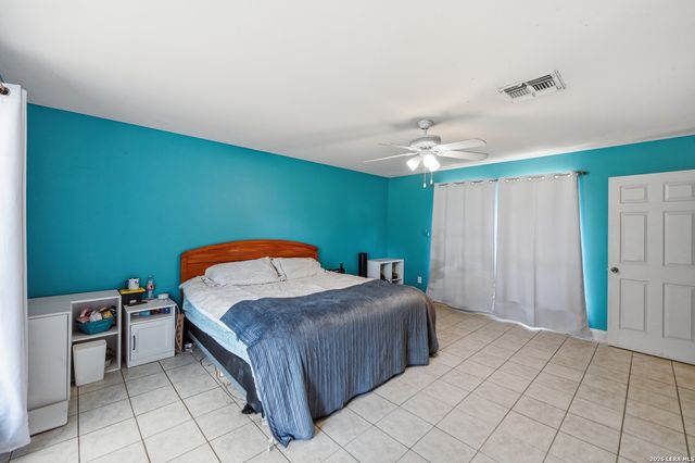 1027 Bluebonnet, Adkins, TX 78101