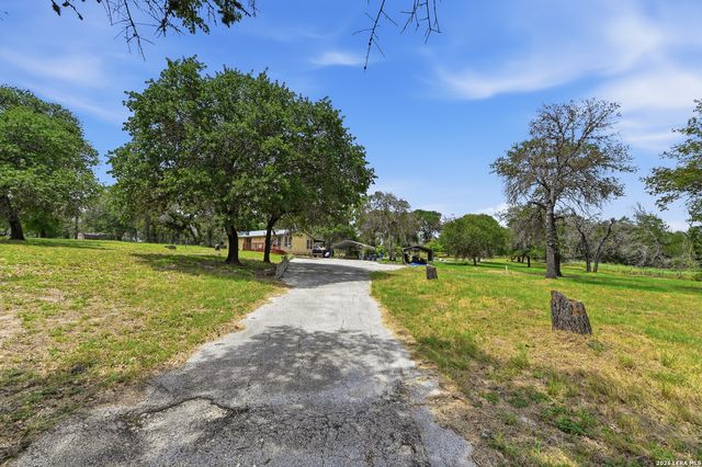 1027 Bluebonnet, Adkins, TX 78101