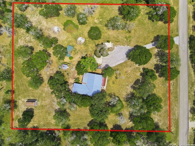 1027 Bluebonnet, Adkins, TX 78101