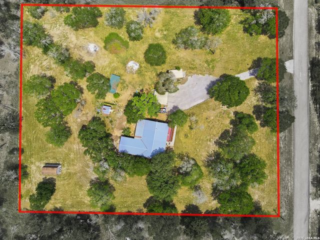 1027 Bluebonnet, Adkins, TX 78101